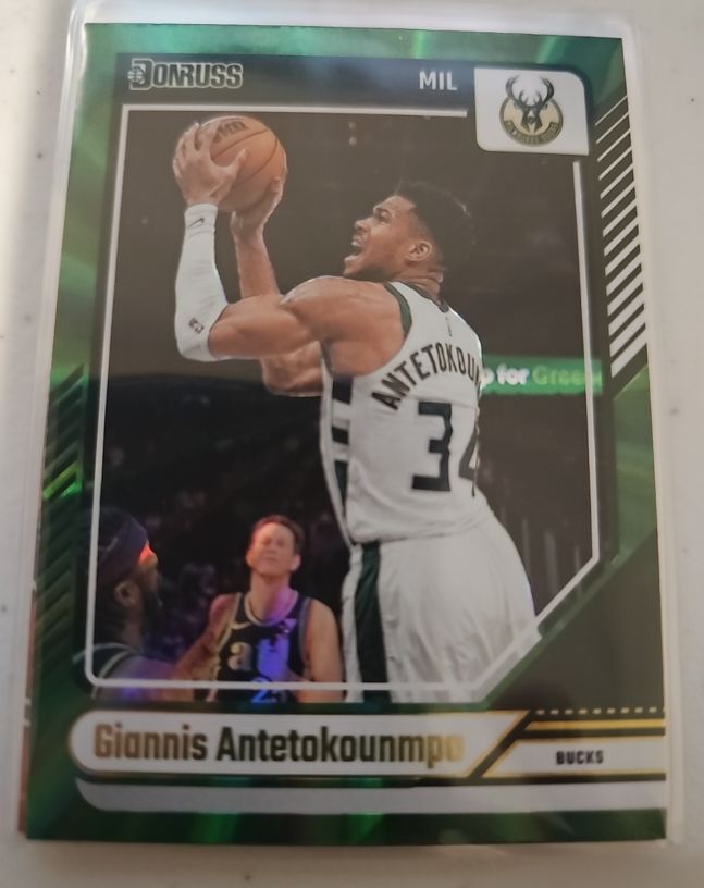2024-25 Panini Donruss #172 Giannis Antetokounmpo — front