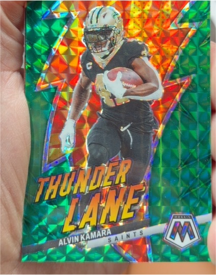 2023 Panini Mosaic Football Green Mosaic Prizm Thunder Lane Alvin Kamara #TL-AK — front