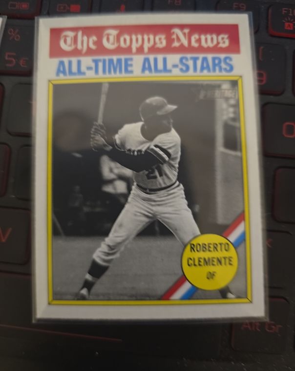 2025 Topps Heritage #345 Roberto Clemente — front