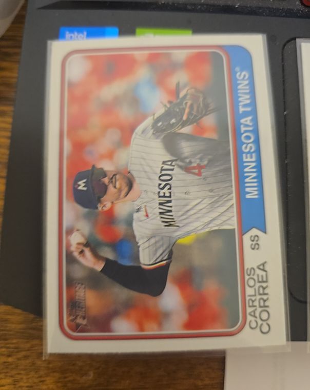 2023 Topps Heritage #548 Carlos Correa — front