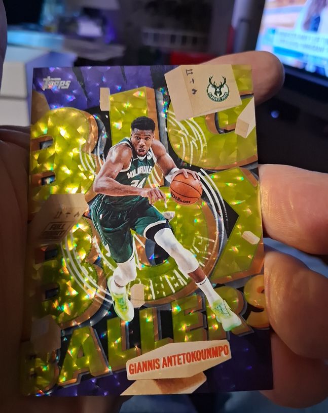 2022-23 Topps Court Kings #17 Giannis Antetokounmpo — front
