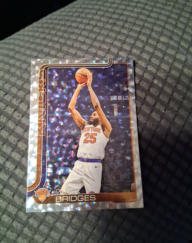 2025-26 Topps Basketball #18 Mikal Bridges — front