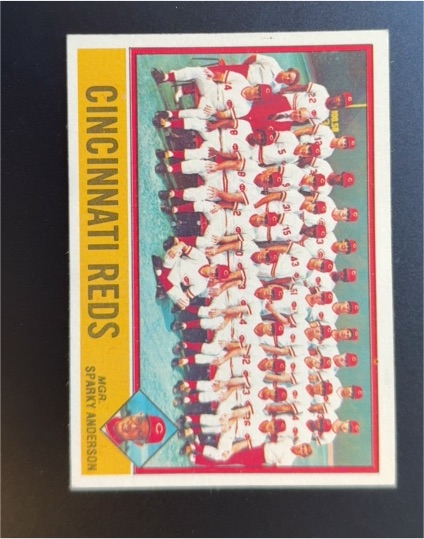1976 Topps #104 Cincinnati Reds Team — front