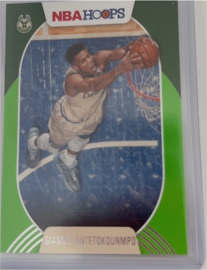 2020-21 Panini NBA Hoops #166 Giannis Antetokounmpo — front