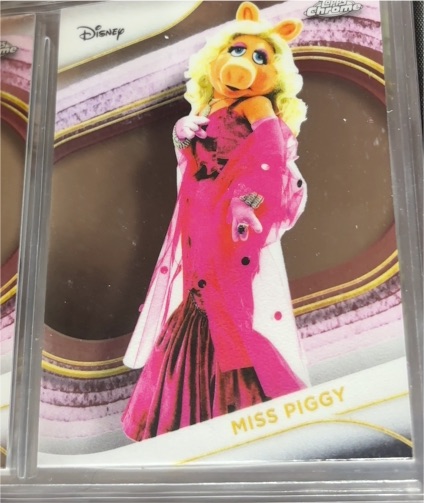 2025 Topps Chrome Disney #123 Miss Piggy — front