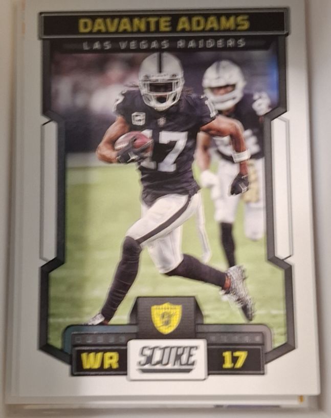 2023 Panini Score #134 Davante Adams — front