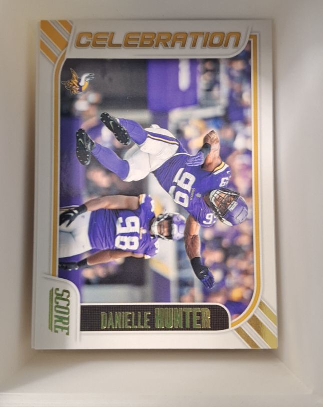 2023 Panini Score #22 Danielle Hunter Celebration — front