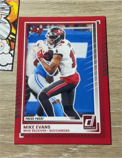 2025 Donruss #11 Mike Evans — front