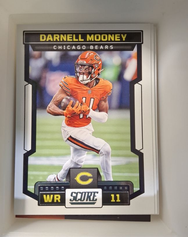 2023 Panini Score #104 Darnell Mooney — front