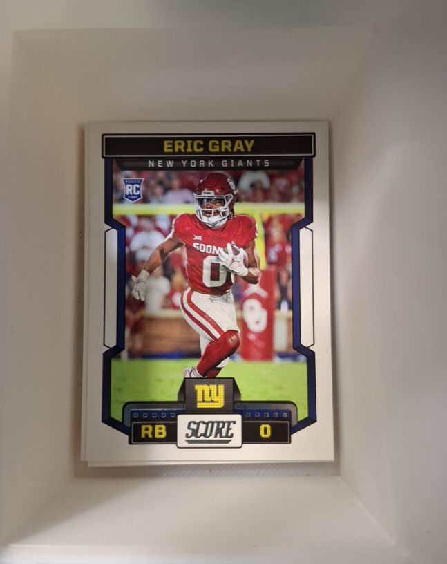 2023 Panini Score #332 Eric Gray — front