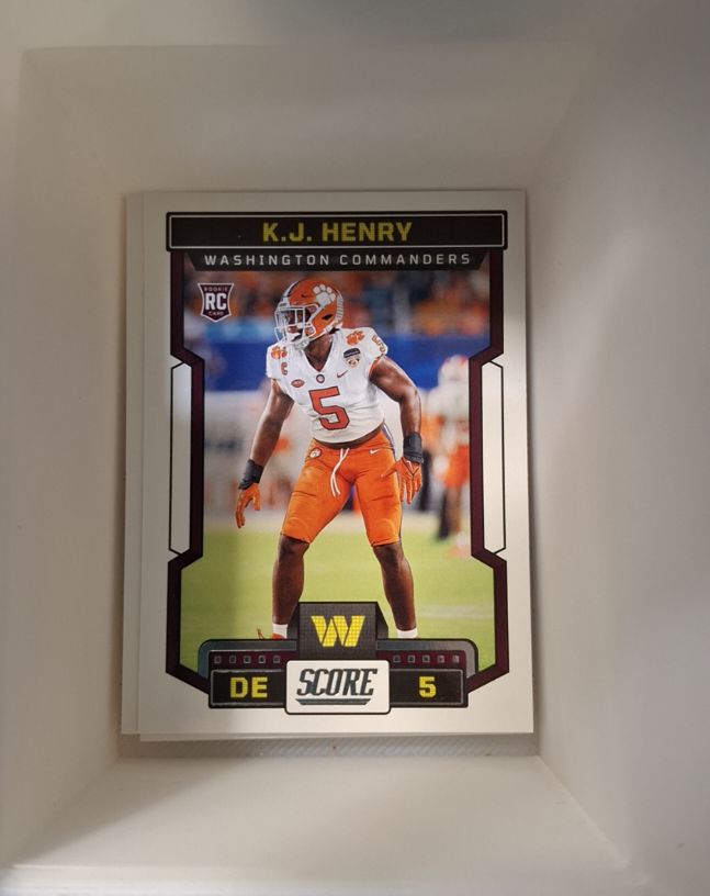 2023 Panini Score #393 K.J. Henry — front