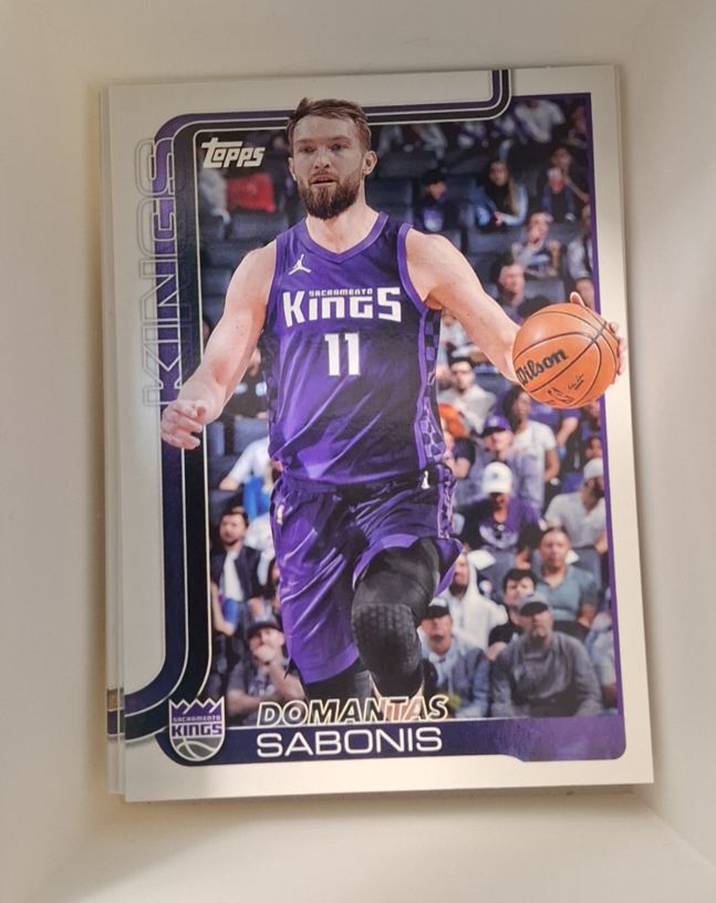2025-26 Topps #167 Domantas Sabonis Sacramento Kings — front