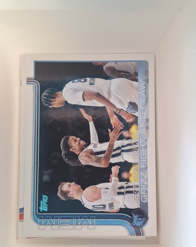 2025-26 Topps #298 Grit and Grind: Grizz Fight and Claw — front