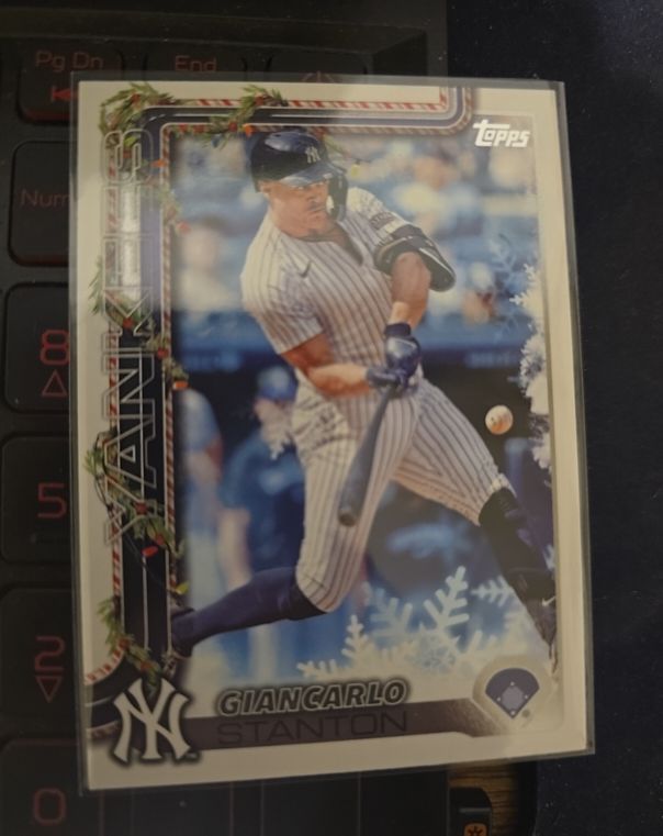 2025 Topps Holiday #H29 Giancarlo Stanton — front