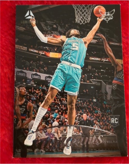 2022-23 Panini Chronicles Luminance #142 Mark Williams — front