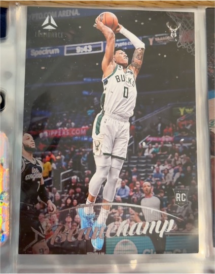2022-23 Panini Chronicles Luminance #156 MarJon Beauchamp — front