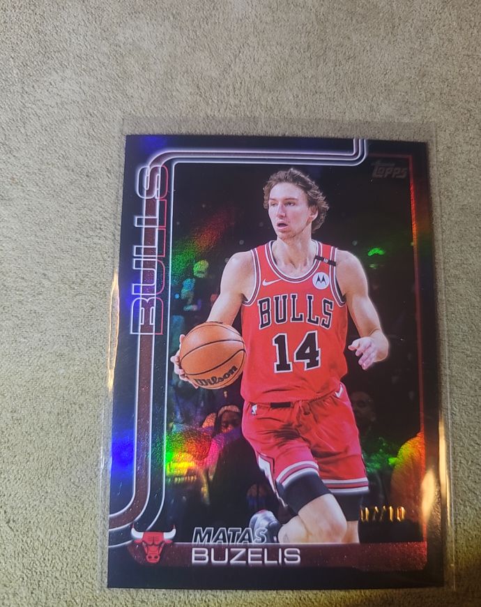 2025-26 Topps #37 Matas Buzelis Chicago Bulls — front