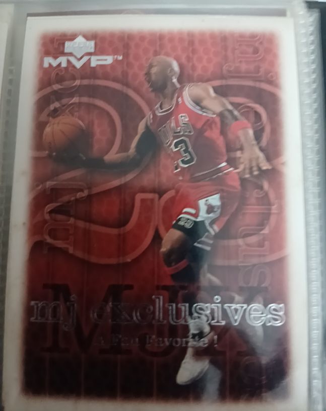 1999-00 Upper Deck MVP #204 Michael Jordan — front
