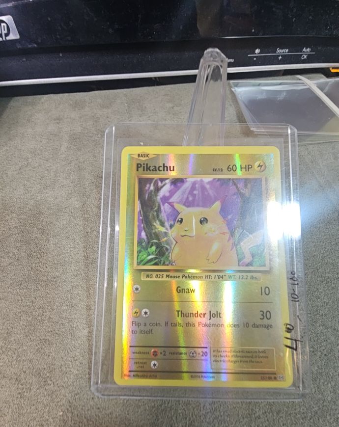 1999 Pokémon #58 Pikachu — front