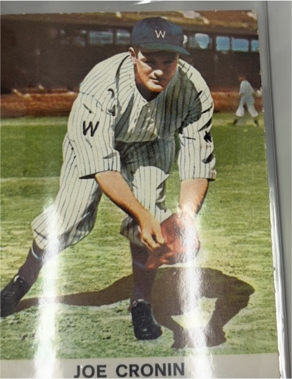 1961 Golden Press #14 Joe Cronin — front