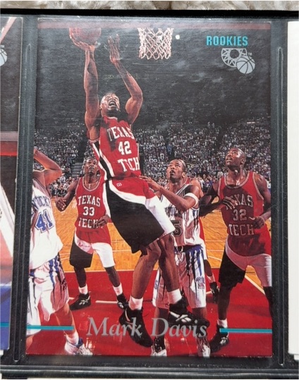 1995 Classic Rookies #42 Mark Davis — front