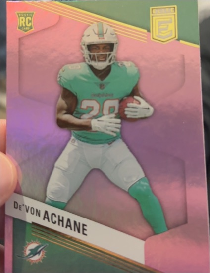 2023 Panini Donruss Elite #132 De'Von Achane — front