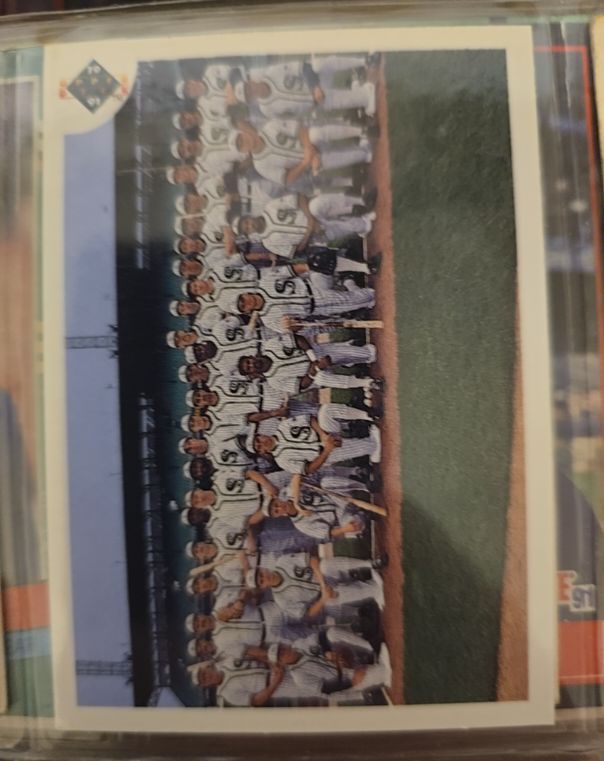 1991 Upper Deck #617 Chicago White Sox — front