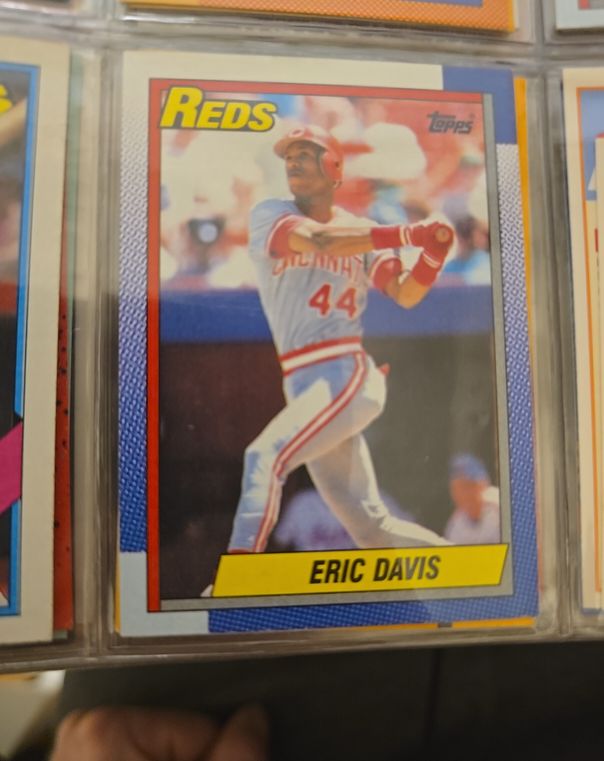 1990 Topps #260 Eric Davis — front