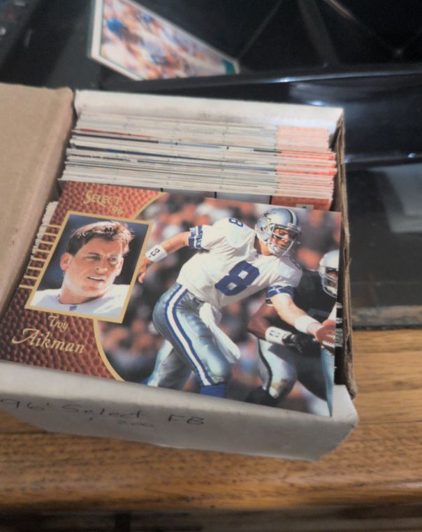 1996 Select #8 Troy Aikman — front