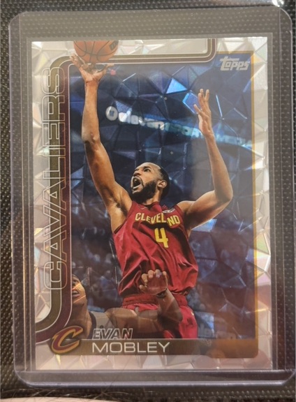 2025-26 Topps #82 Evan Mobley — front