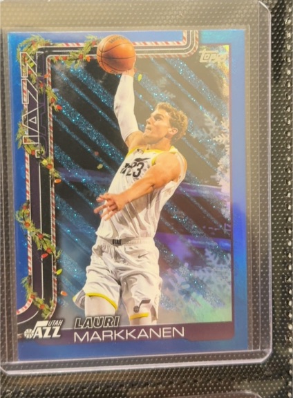 2025-26 Topps Holiday #H101 Lauri Markkanen — front