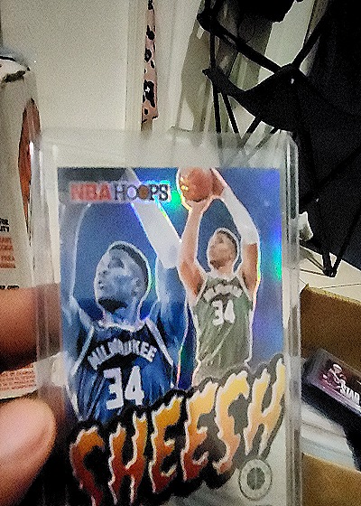 2021 NBA Hoops Giannis Antetokounmpo CHEESEH Insert — front