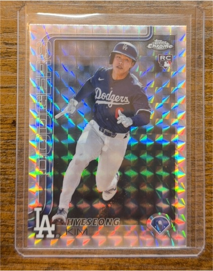 2025 Topps Chrome #152 Hyeseong Kim — front