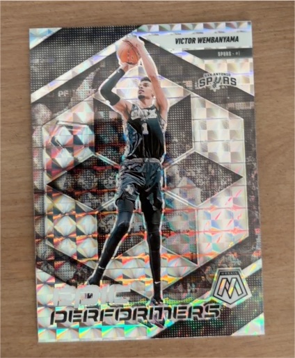 2024-25 Panini Mosaic #1 Victor Wembanyama Epic Performers — front