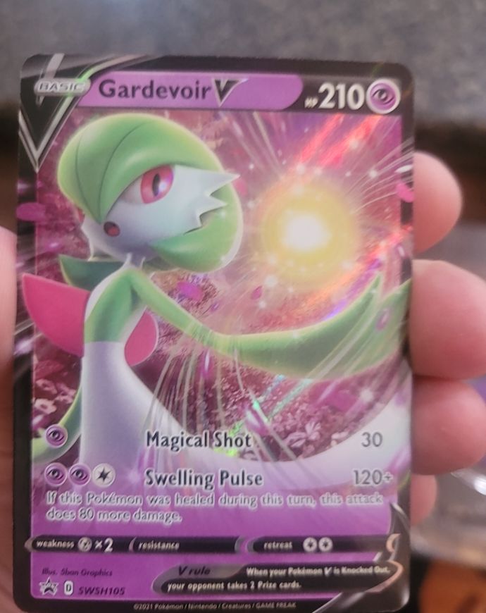 2021 Pokémon SWSH105 Gardevoir V — front