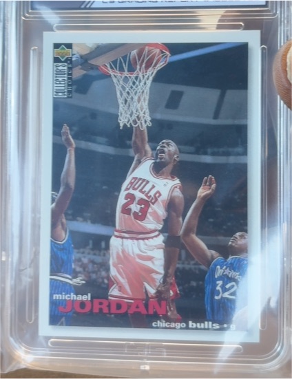 1995-96 Upper Deck Collector's Choice #20 Michael Jordan — front