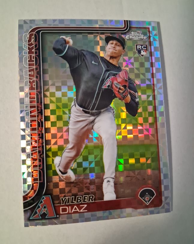 2025 Topps Chrome #8 Yilber Diaz — front