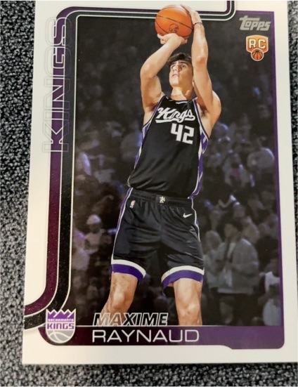 2025-26 Topps #243 Maxime Raynaud — front