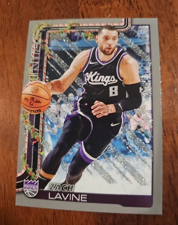 2025-26 Topps Holiday #H130 Zach LaVine — front