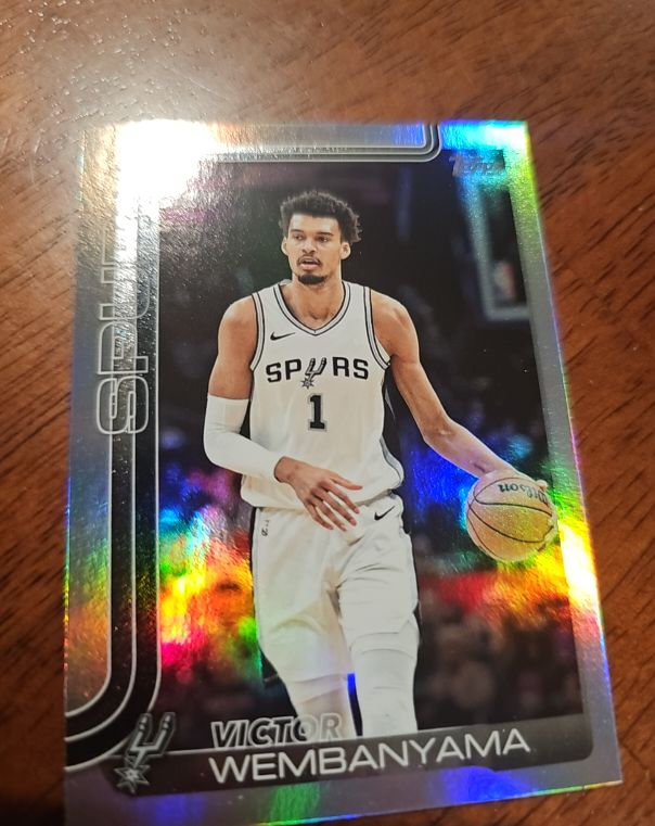 2025-26 Topps #195 Victor Wembanyama — front