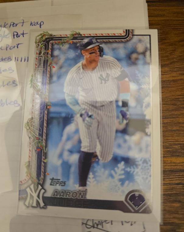 2025 Topps Holiday #H161 Aaron Judge — front