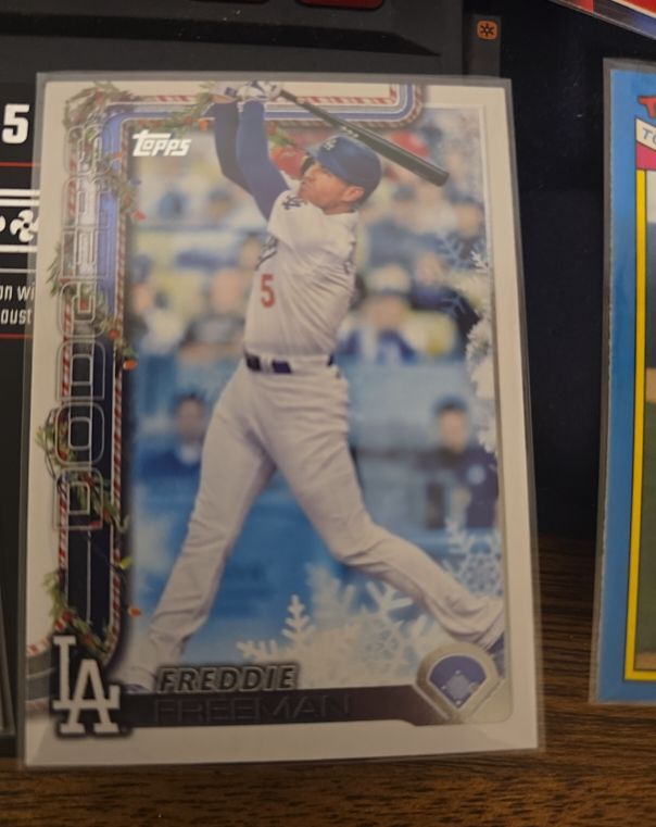 2025 Topps Holiday #H12 Freddie Freeman — front