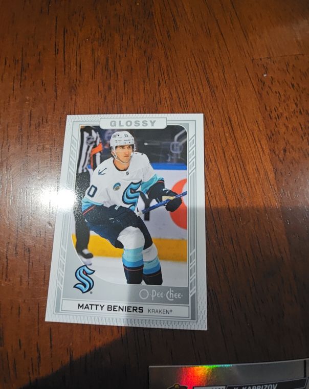 2023-24 Upper Deck Series 2 #R-33 Matty Beniers O-Pee-Chee Glossy — front