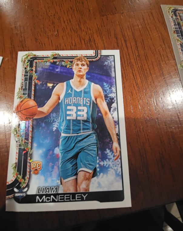 2025-26 Topps Holiday #H189 Liam McNeeley — front