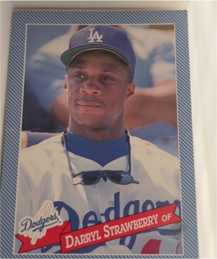 1993 Hostess #7 Darryl Strawberry — front