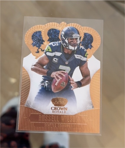 2013 Panini Crown Royale #82 Russell Wilson — front