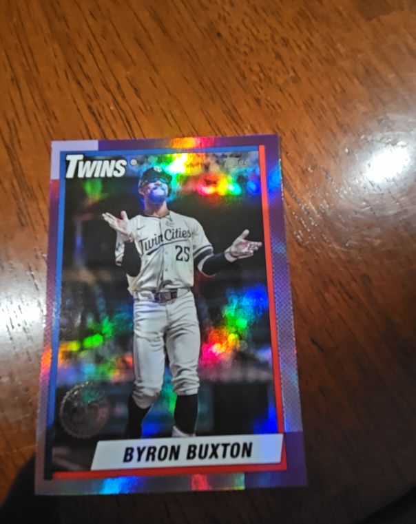2025 Topps Update #U90-24 Byron Buxton — front