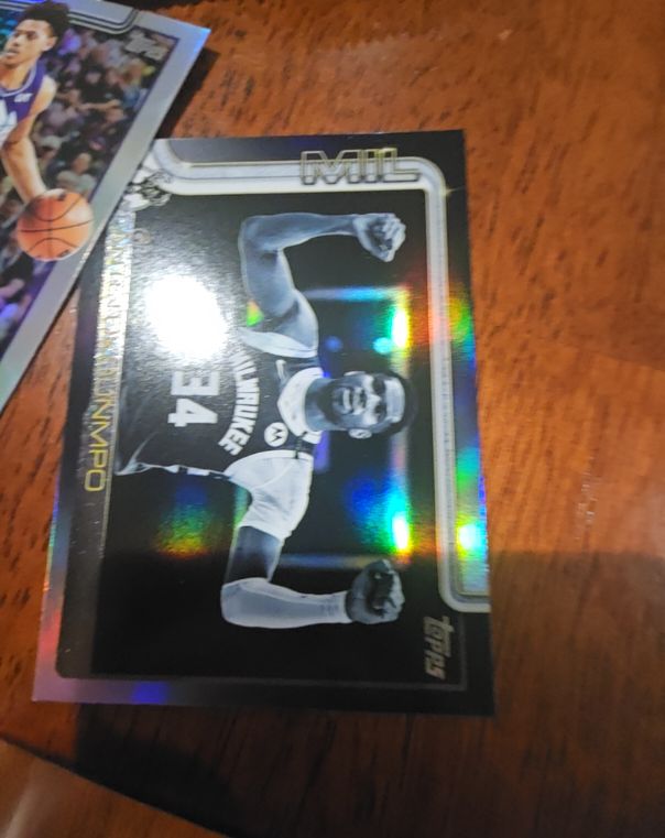 2025-2026 Topps Basketball #54 Giannis Antetokounmpo — front