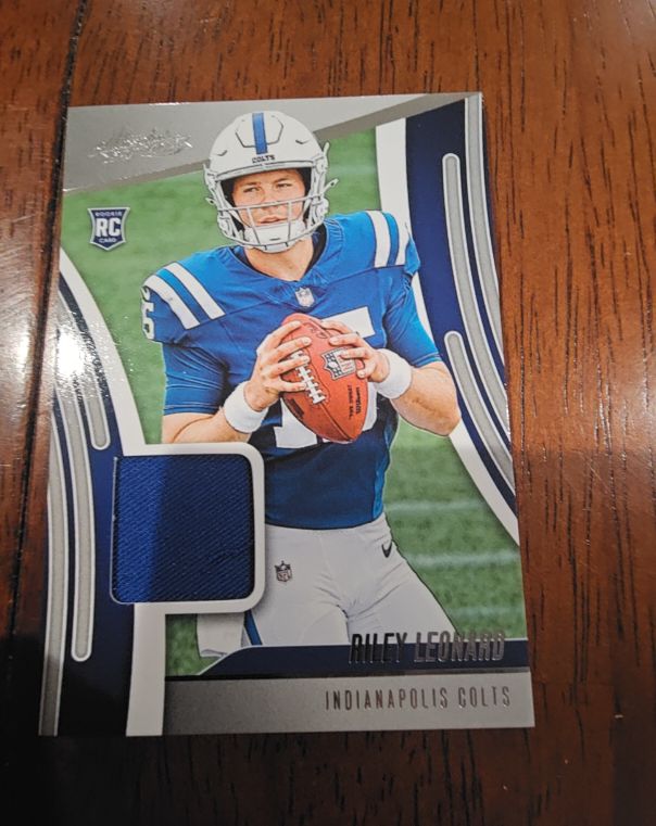 2025 Panini Absolute Rookie Materials Patch #ARM-RLE Riley Leonard — front