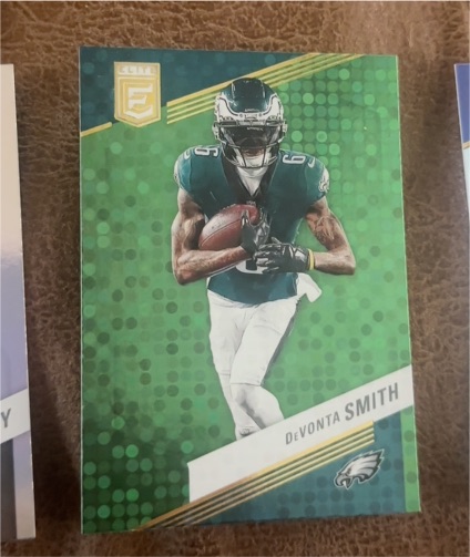 2023 Panini Donruss Elite #33 DeVonta Smith — front
